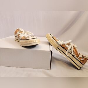 Converse Women's Cream and Yellow Trainers